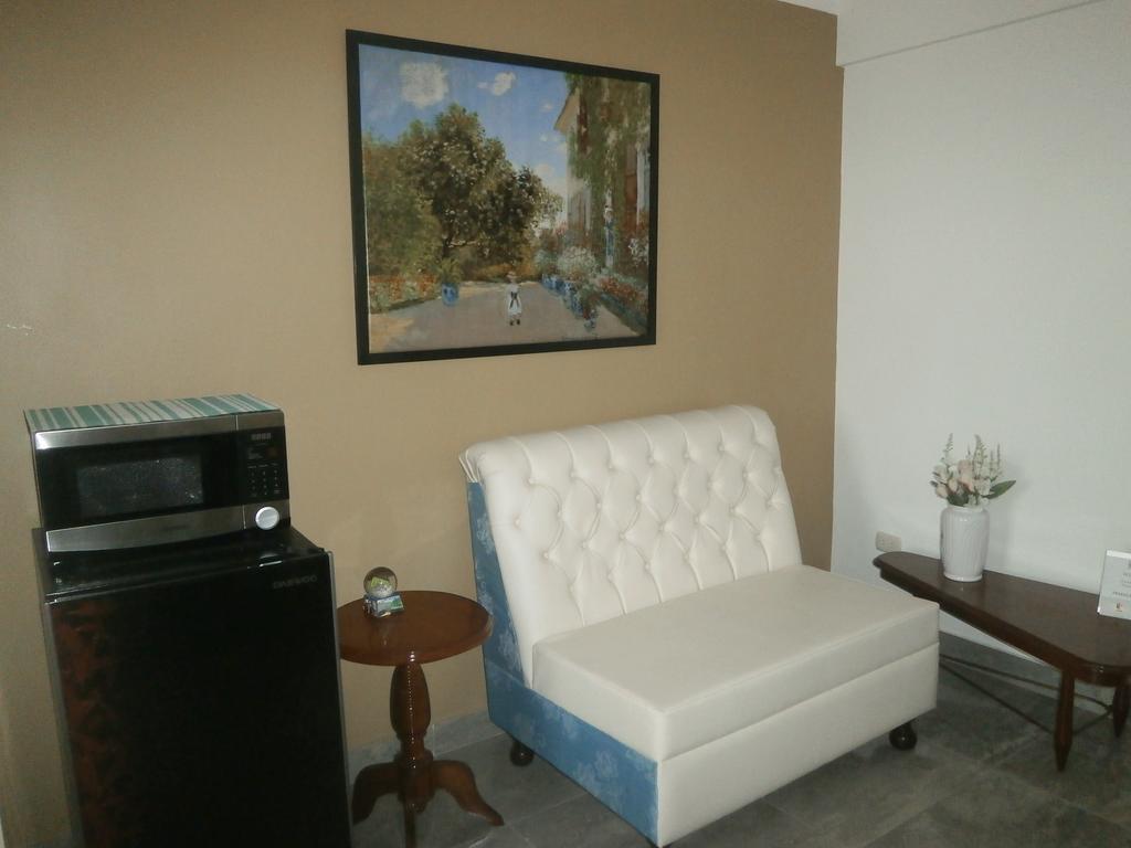 Hostel Strenua - Las Quintanas Trujillo